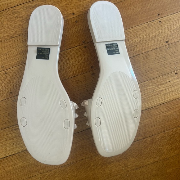 New DV by Dolce Vita Skylar Studded sandals - Picture 5 of 5